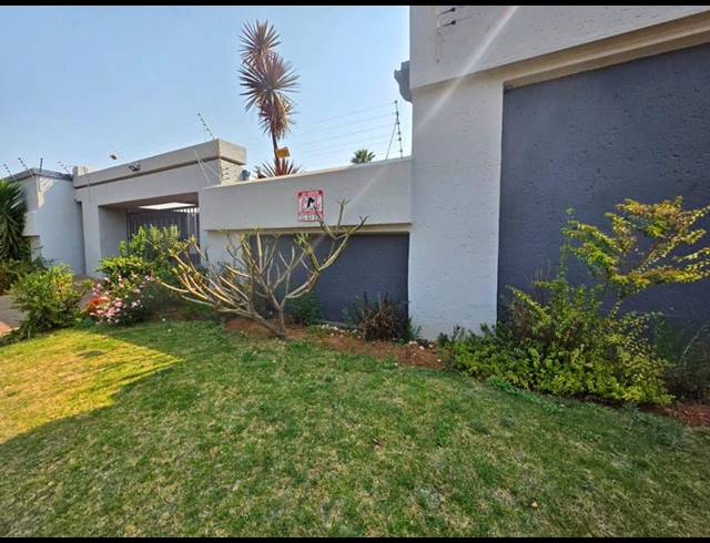 3 BEDROOM HOUSE FOR SALE IN BIRCHLEIGH